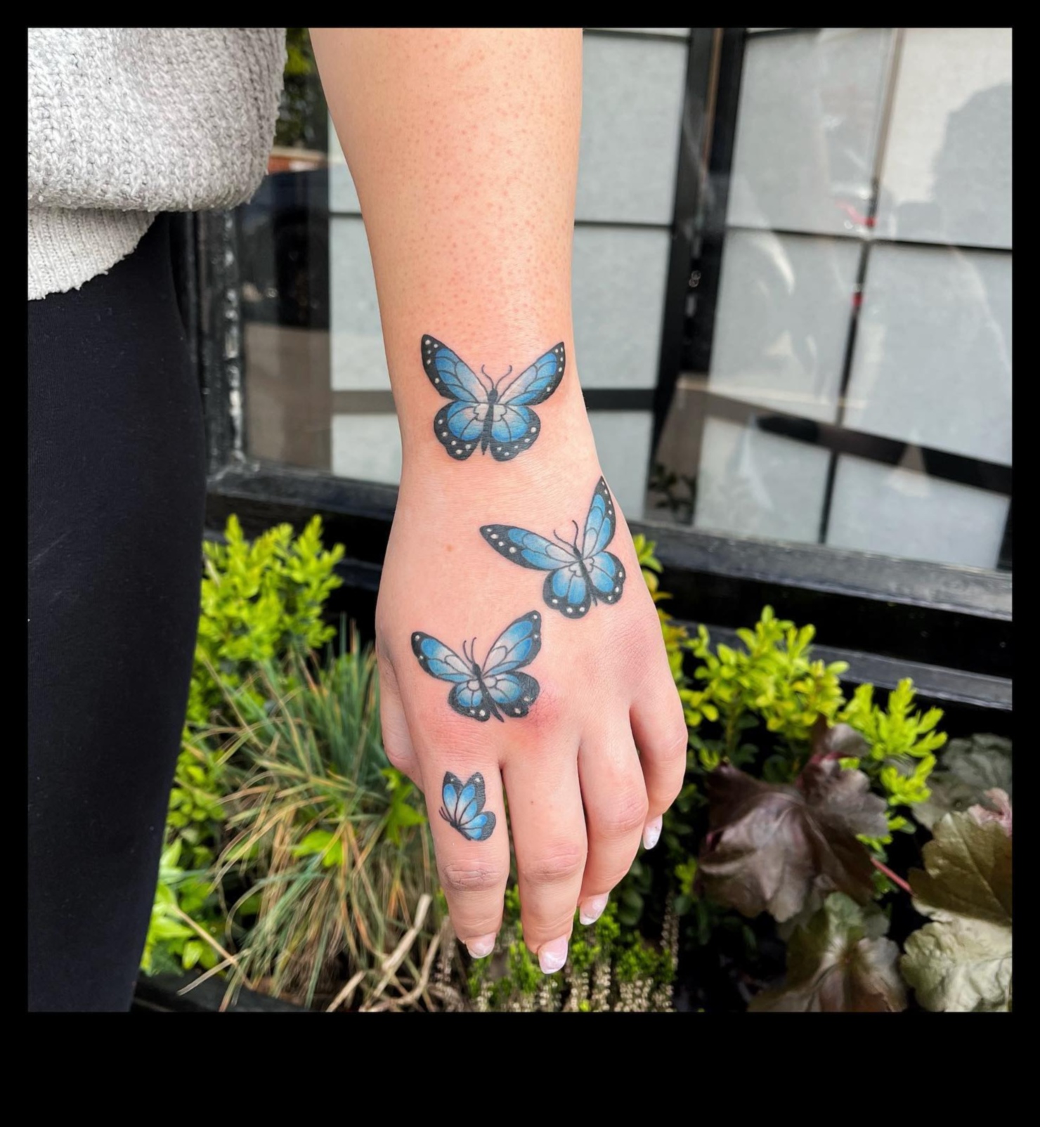 Whispers of Ink: Secrets Unveiled on Your Unique Artistic Hands